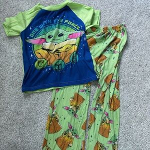 ⭐️ 3 for $15 ⭐️ Star Wars Pajama Set Green and Blue Baby Yoda Design
